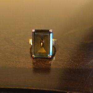 Elegant Brown Gemstone Cocktail Ring With Gold Band Size 7